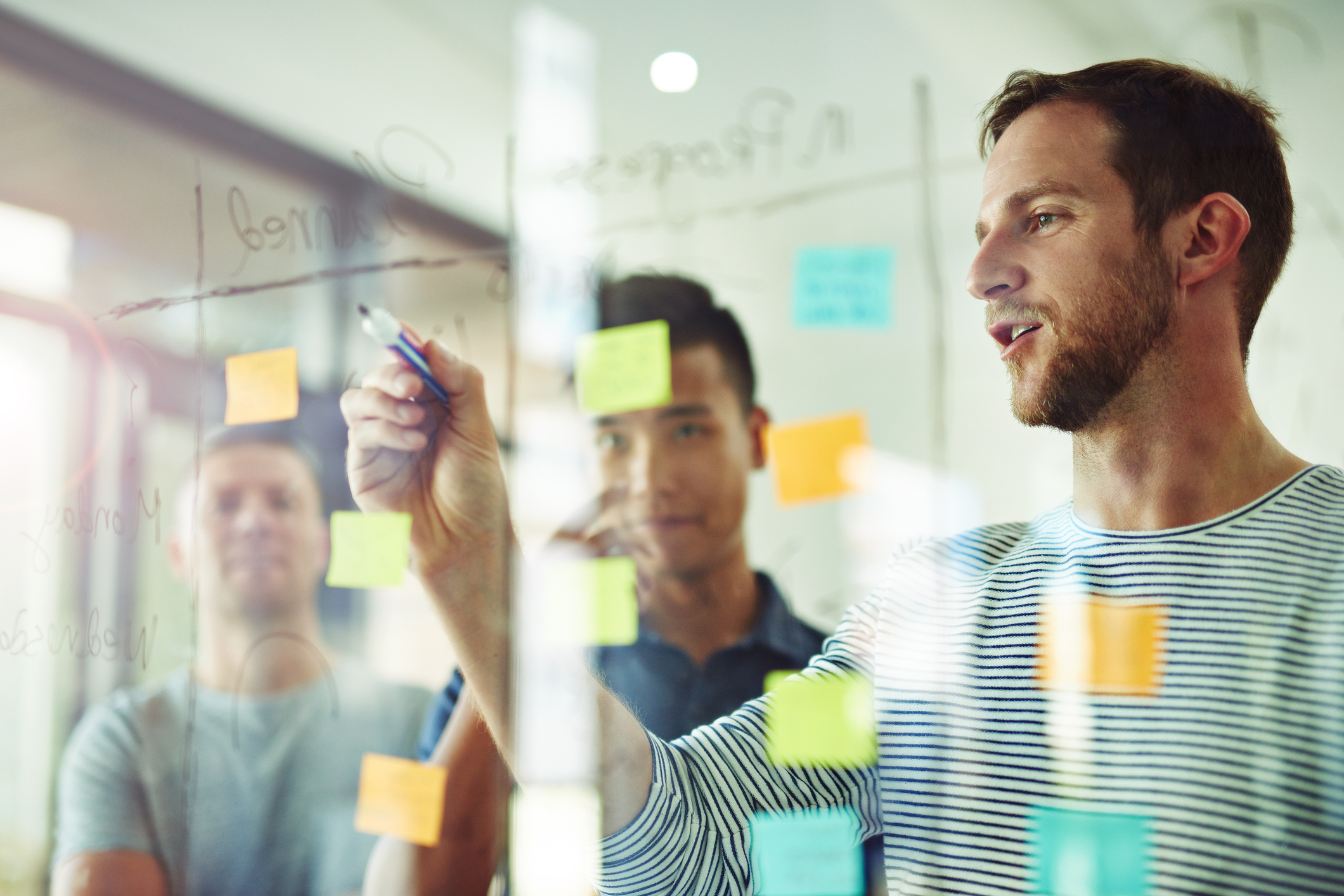 Мистер пропер лого. Программист с макбуком. Properly users. Properly users. Планы фотографии человека.