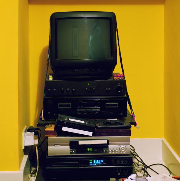 Tv on VHS player