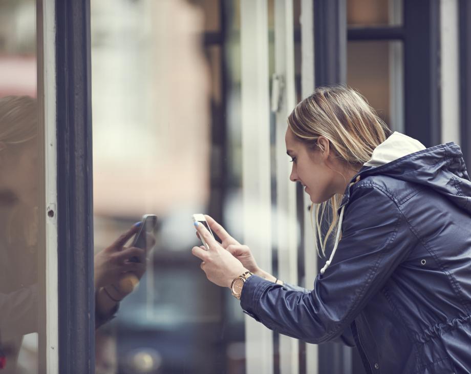 taking cell phone photo