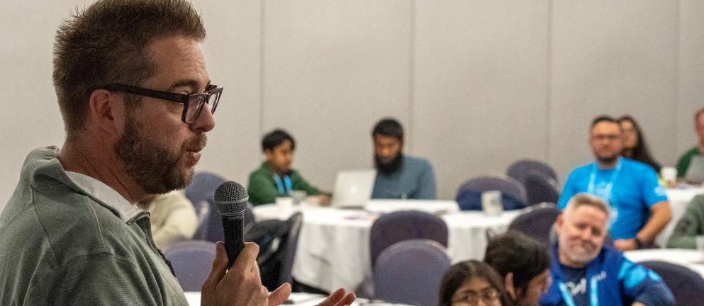 Dries delivers closing arguments to Drupal in a Day participants